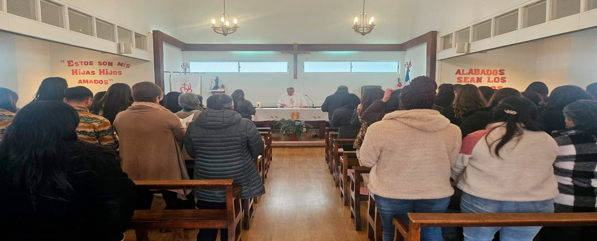El Personal del Liceo celebró a Nuestra Señora de la Paz con Eucaristía y encuentro fraterno
